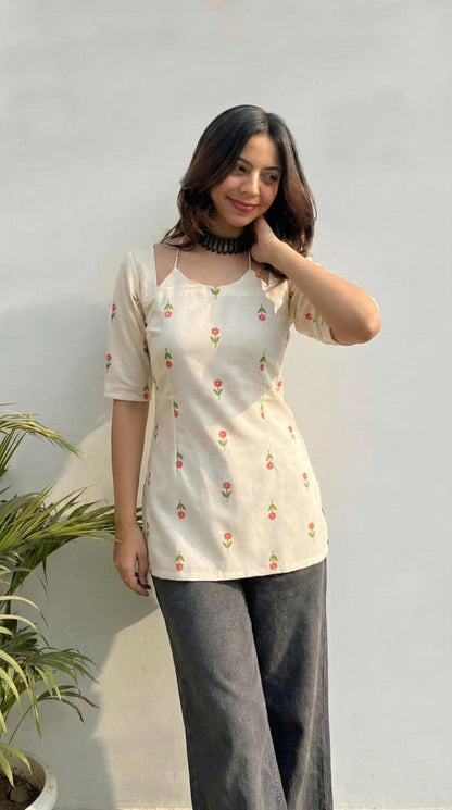 ANNI DESIGNER Women's Viscose Blend Short Printed Kurti, Regular Style, Elbow Sleeves - label detail (18)