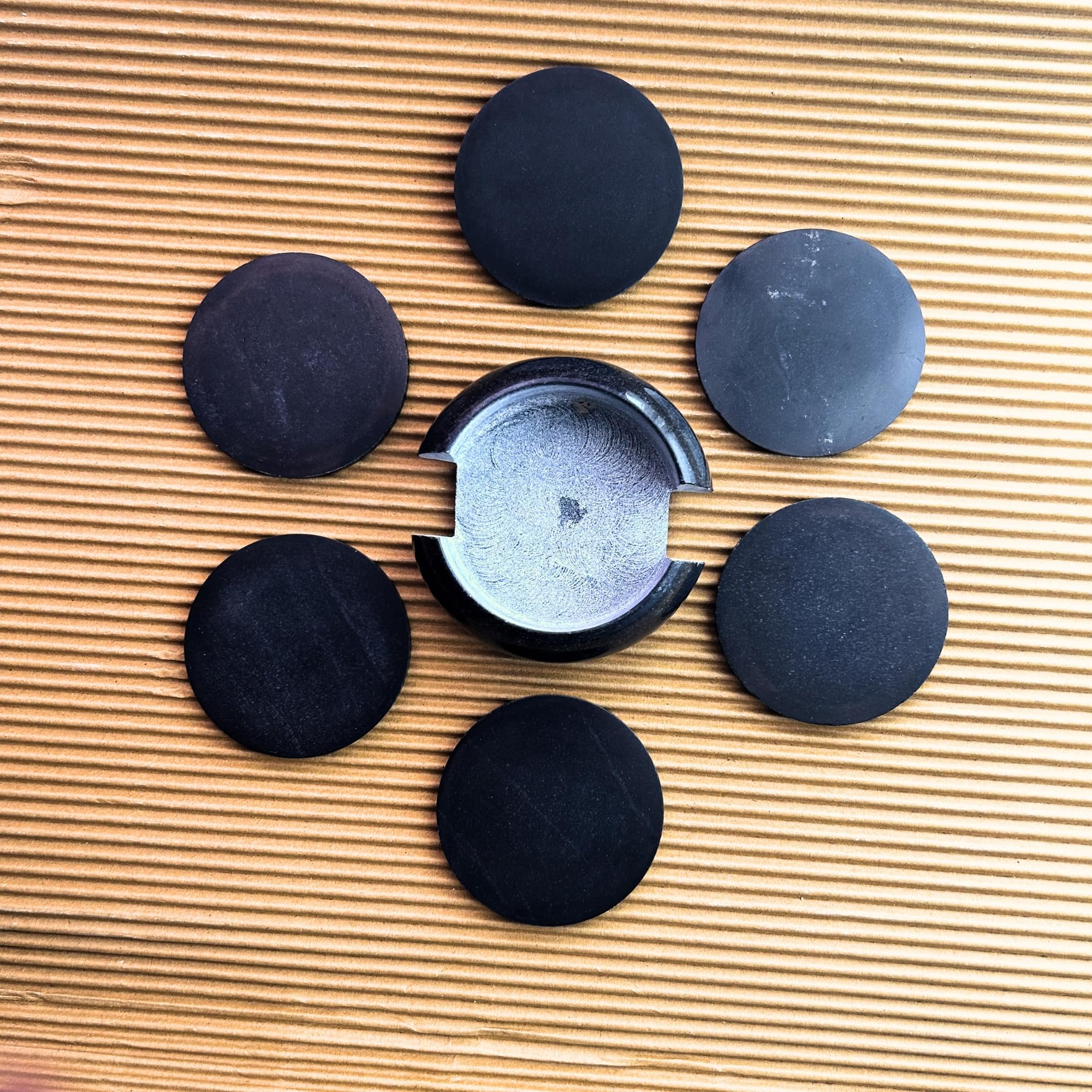 braun HOMES Marble Coaster Set of 6 with Stand, Natural Stone Drink Coasters for Dining Table Decor - close-up detail