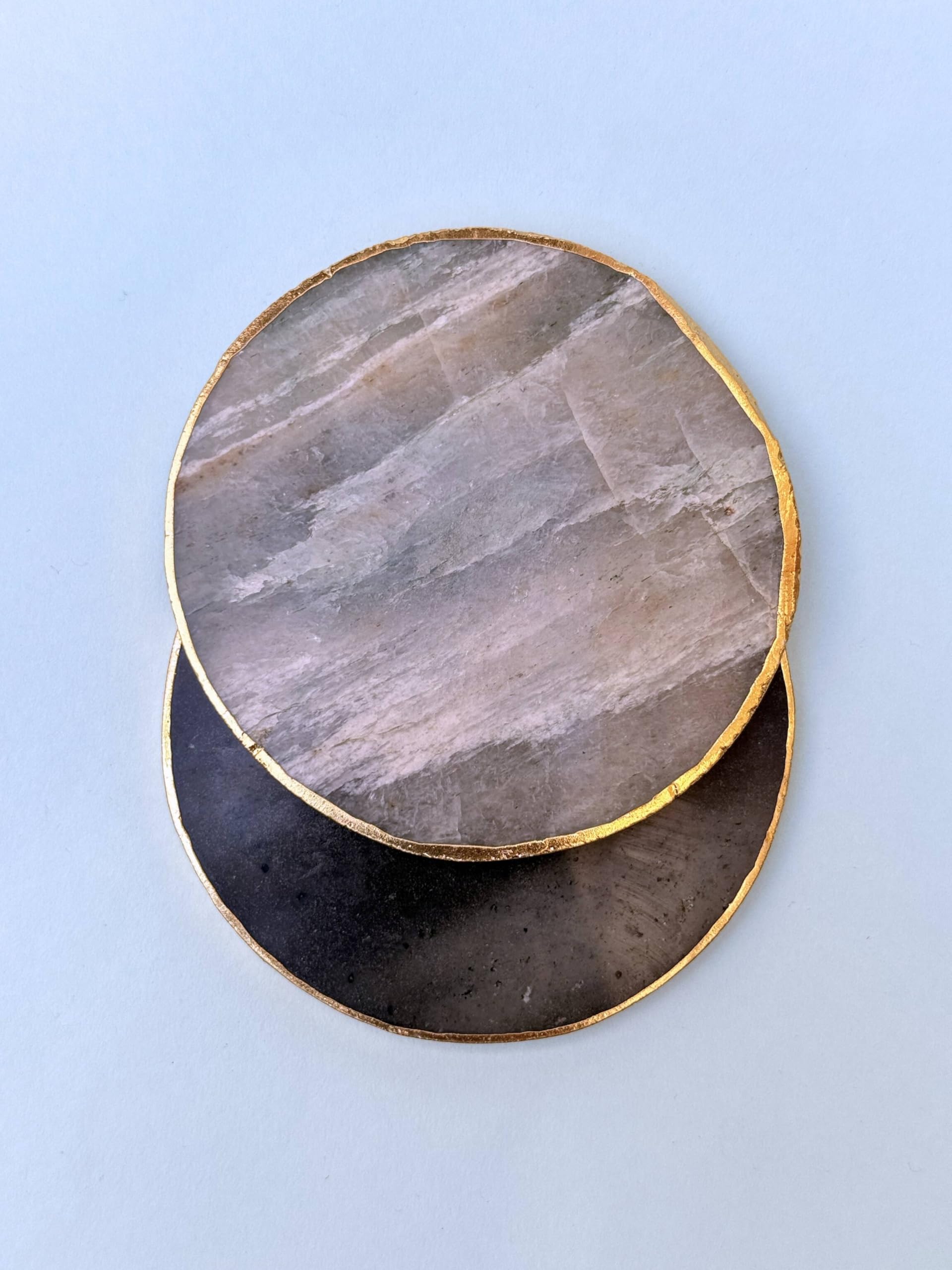 braun HOMES Natural Agate Stone Coasters Set of 2 - Round Drink Coasters with Gold Edges for Home Office - close-up detail (3