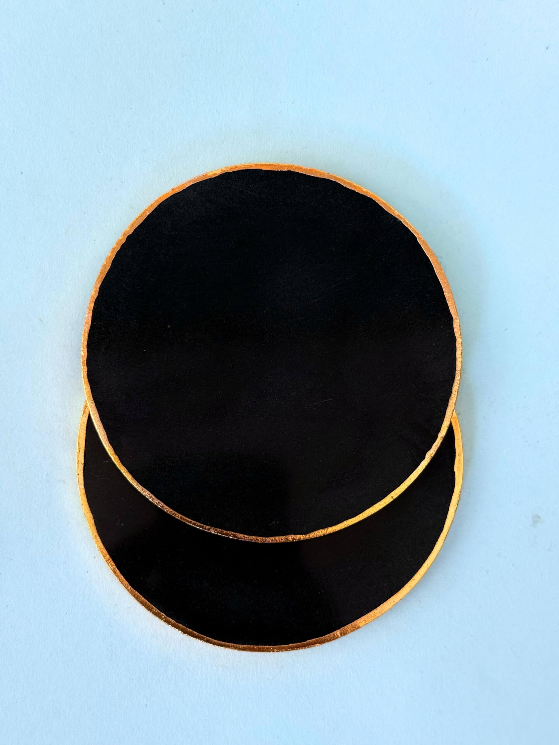 braun HOMES Natural Agate Stone Coasters Set of 2 - Round Drink Coasters with Gold Edges for Home Office - close-up detail