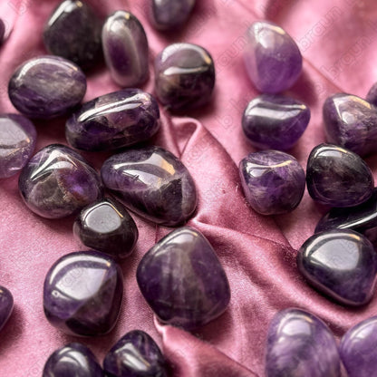 braun HOMES Natural Amethyst Tumbled Stones, Purple Decorative Pebbles for Vase Fillers and Aquarium Decor - front view