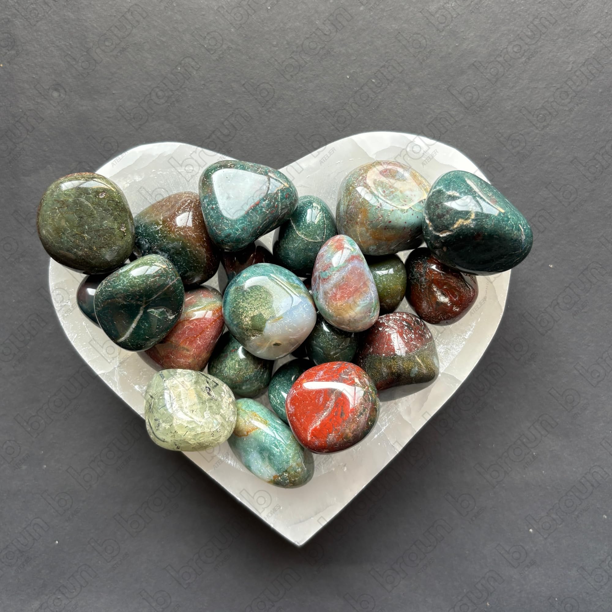 braun HOMES Natural Bloodstone Tumbled Stones, Decorative Pebbles for Aquarium, Vase Fillers, Home Office - front view