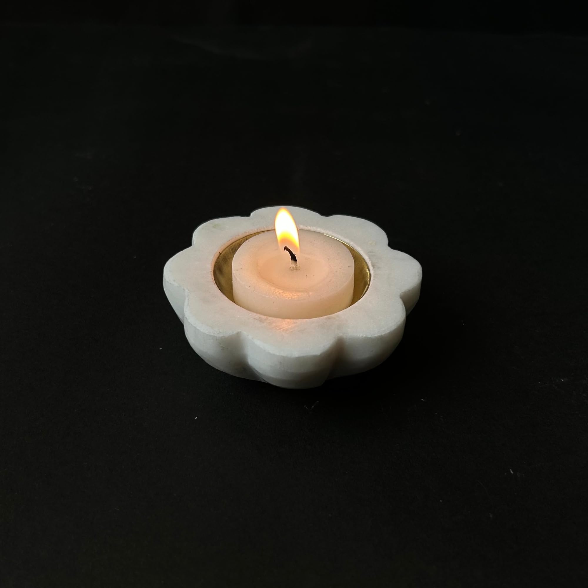 braun HOMES Natural Marble Diya Tea Light Holder, White and Gold, 160g, Tealight Candle Holder for Home Decor - label detail 