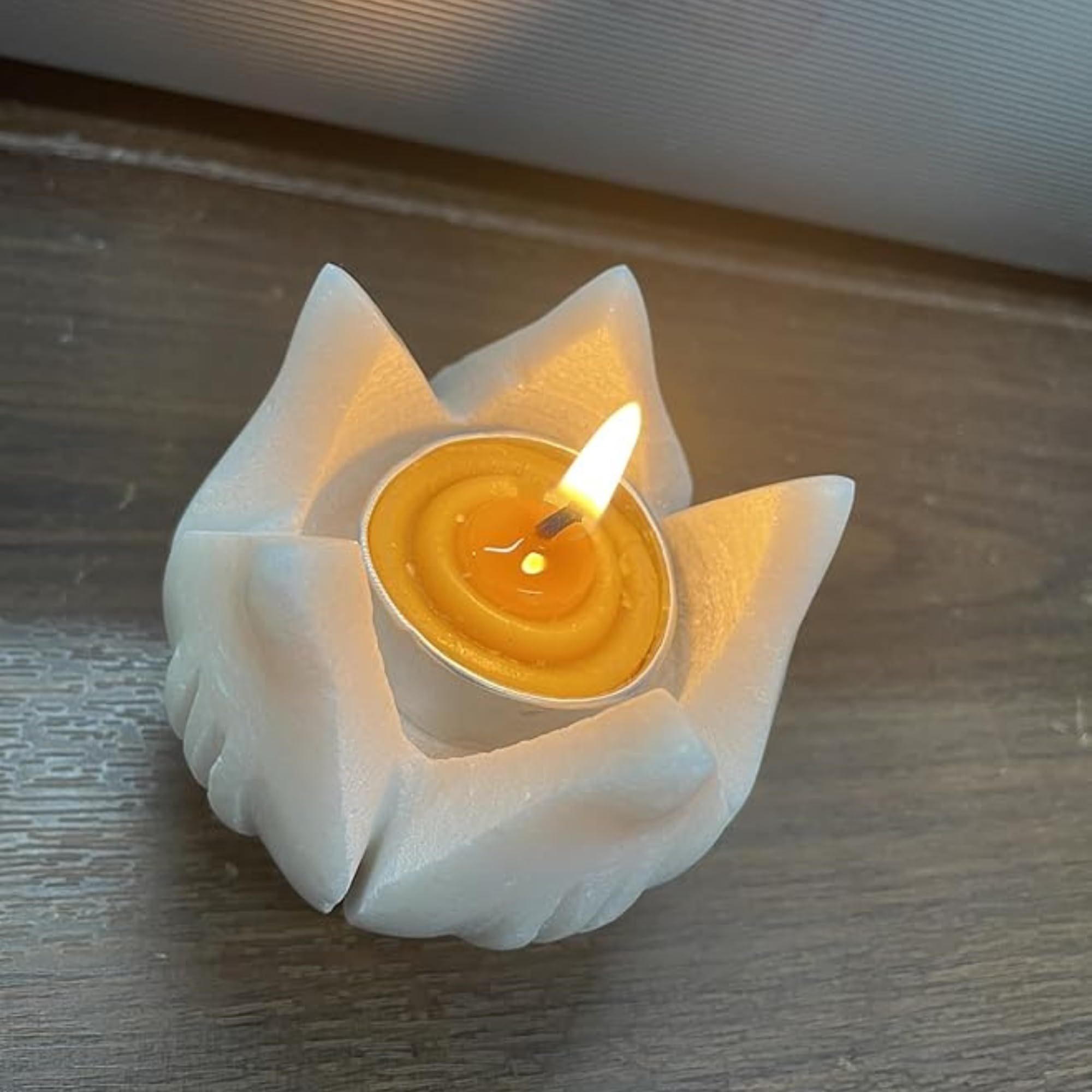 braun HOMES Natural Marble Diya Tea Light Holder, White and Gold, 160g, Tealight Candle Holder for Home Decor - in use (28)