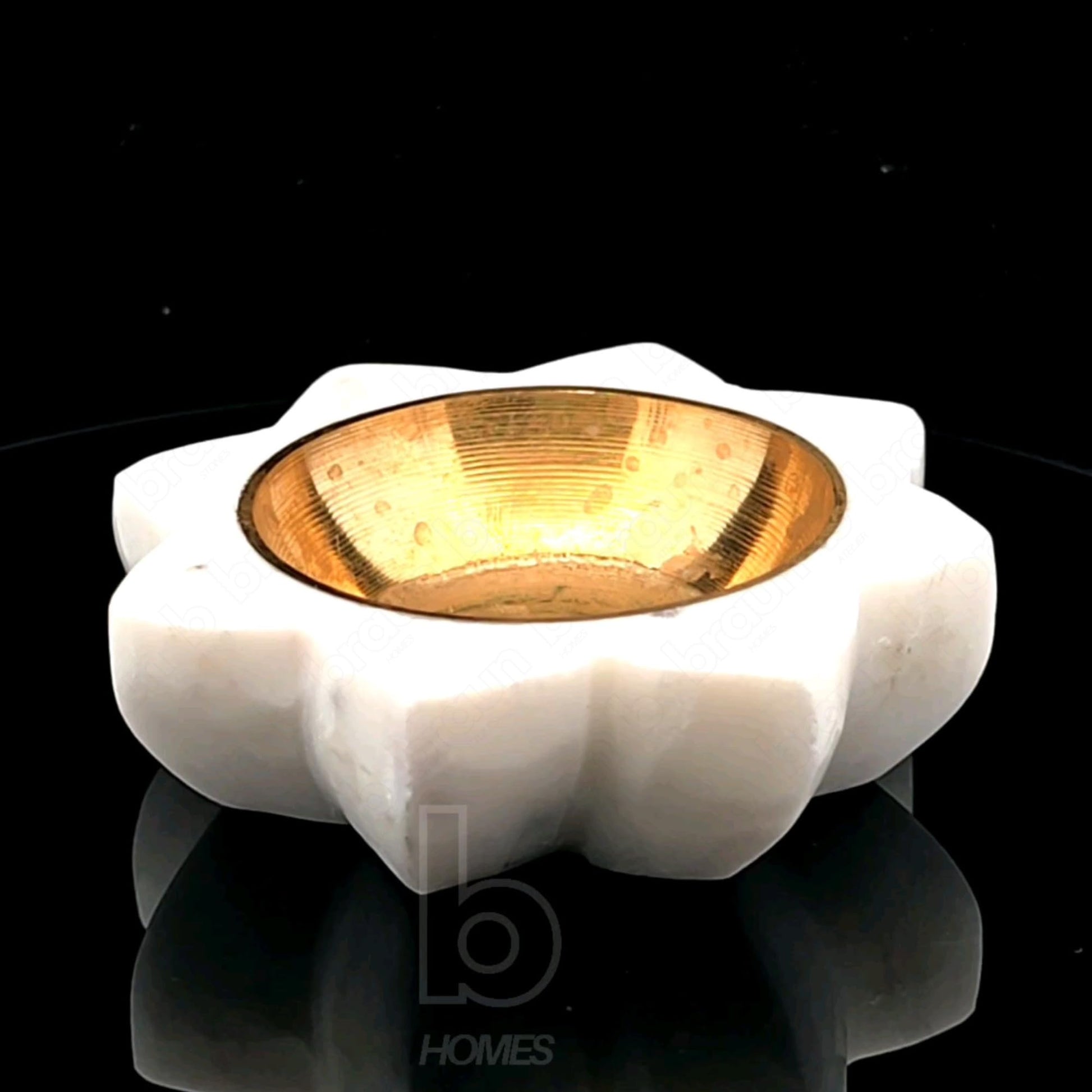 braun HOMES Natural Marble Diya Tea Light Holder, White and Gold, 160g, Tealight Candle Holder for Home Decor - close-up deta