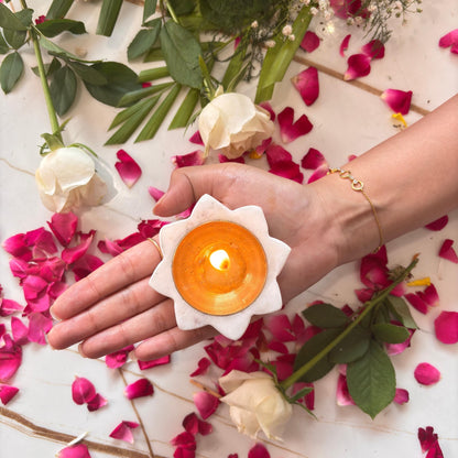 braun HOMES Natural Marble Diya Tea Light Holder, White and Gold, 160g, Tealight Candle Holder for Home Decor - label detail 