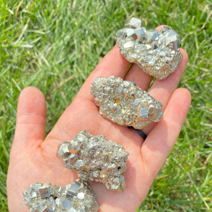 braun HOMES Pyrite Stone, Natural Fool's Gold Crystal, Decorative Stone for Home or Office Décor - ingredients panel