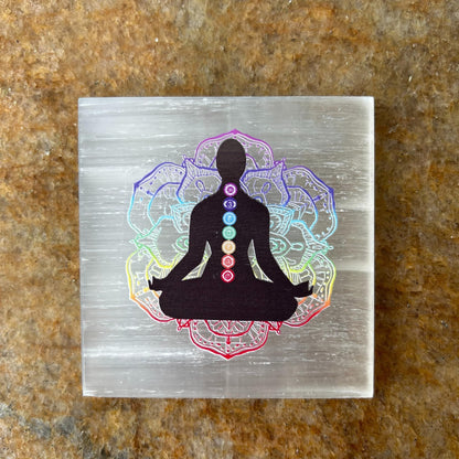 braun HOMES Selenite Charging Plate, 3 Inch, Natural Stone, Crystal Cleansing & Meditation Plate - close-up detail