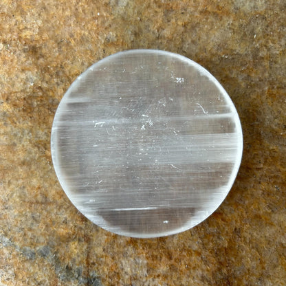 braun HOMES Selenite Charging Plate, 3 Inch, Natural Stone, Crystal Cleansing & Meditation Plate - back view (19)