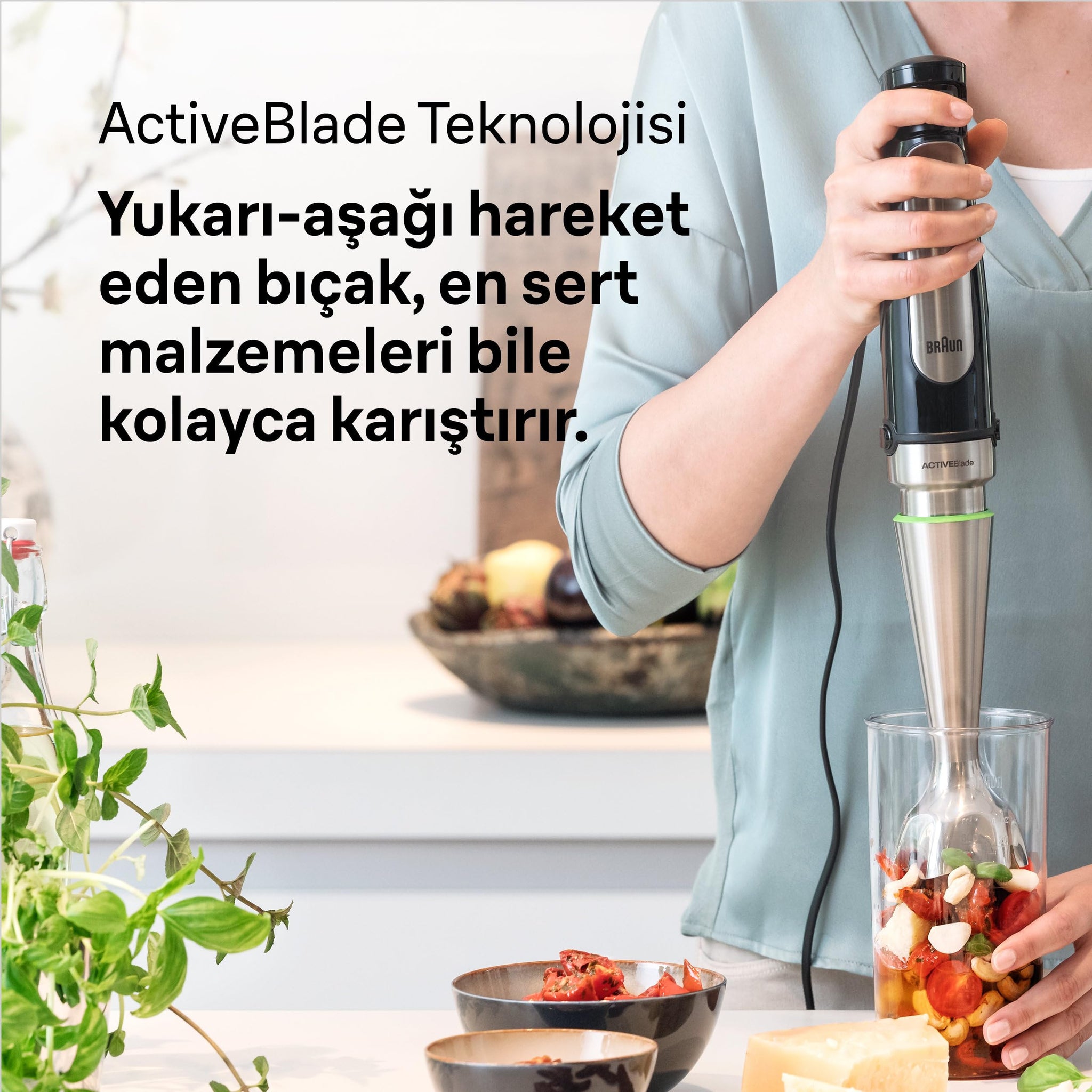 Braun MultiQuick 7 MQ7045X Hand Blender, 1000W, with 1.25L Blender, Chopper, Whisk, Beaker - front view