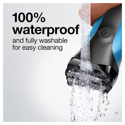 Braun Series 3 310s Electric Shaver for Men, Foil Shaver, Wet & Dry, Rechargeable, Cordless, Waterproof, NiMH - in use