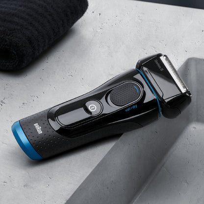 Braun Series-5 5040S Wet and Dry Electric Shaver, Men's Foil Shaver with FlexMotionTec - front view
