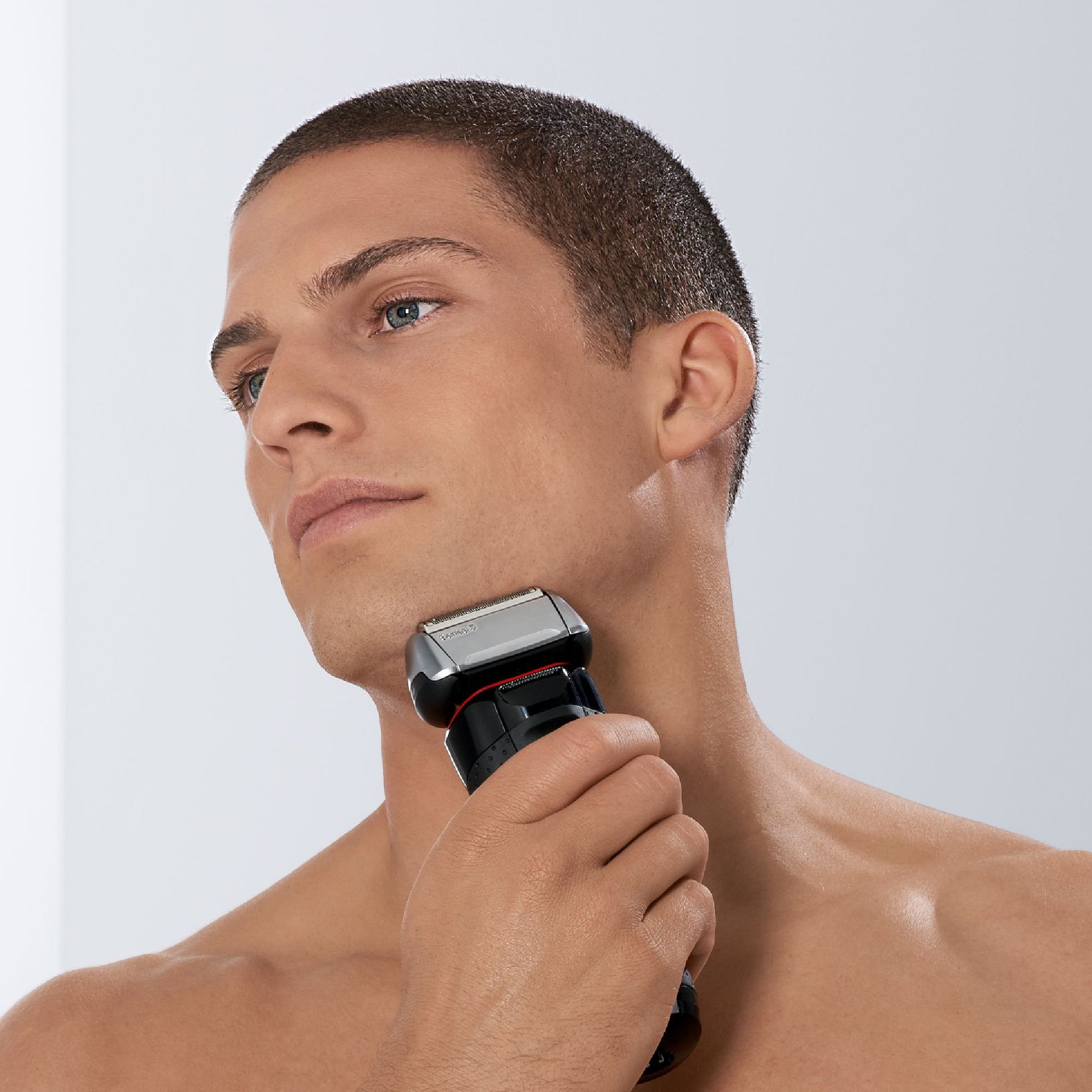 Braun Series-5 5040S Wet and Dry Electric Shaver, Men's Foil Shaver with FlexMotionTec - packaging