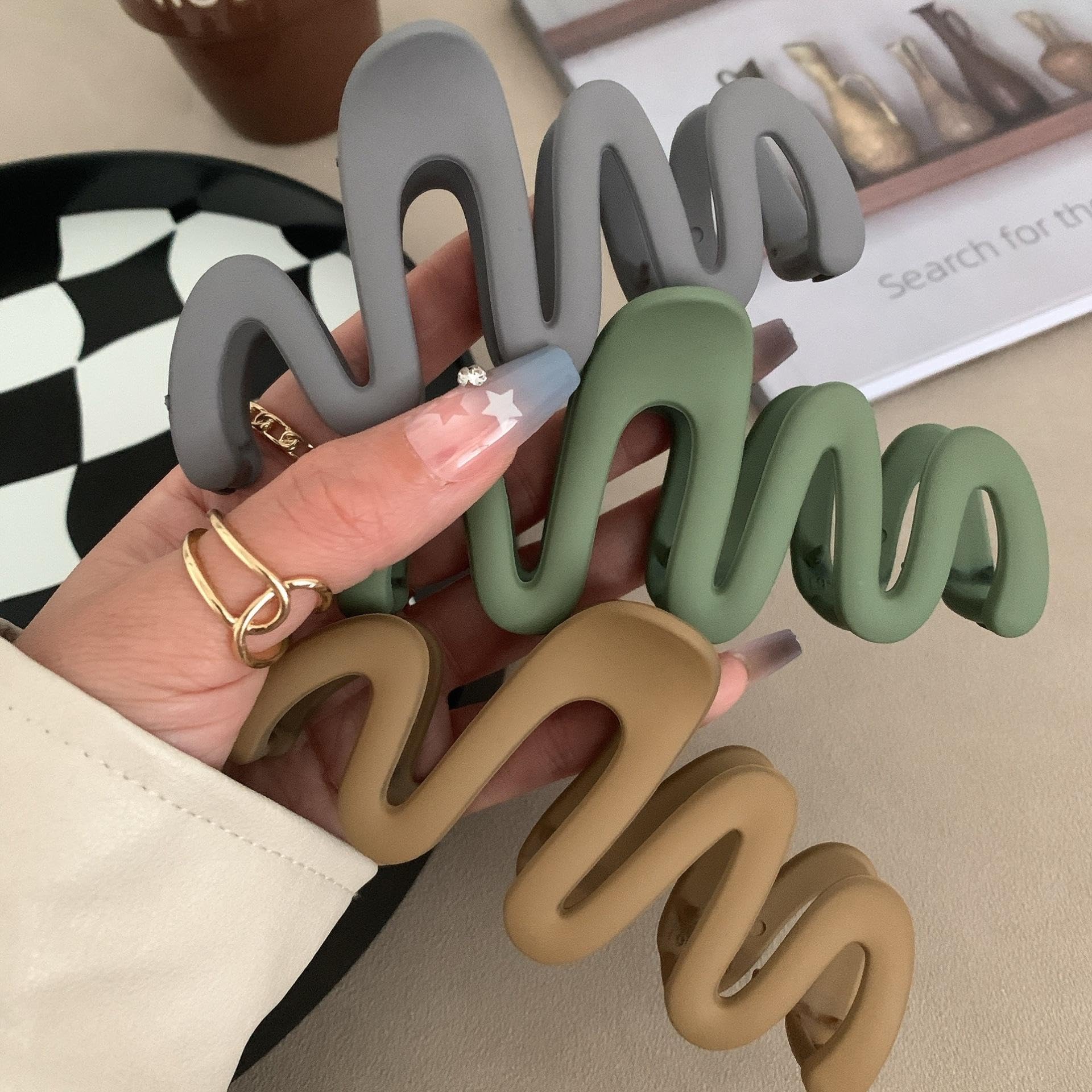 FemiDazzle Hair Claw Clips, Strong Hold Matte Nonslip Claws, Multicolor Set for Women - size and scale (31)