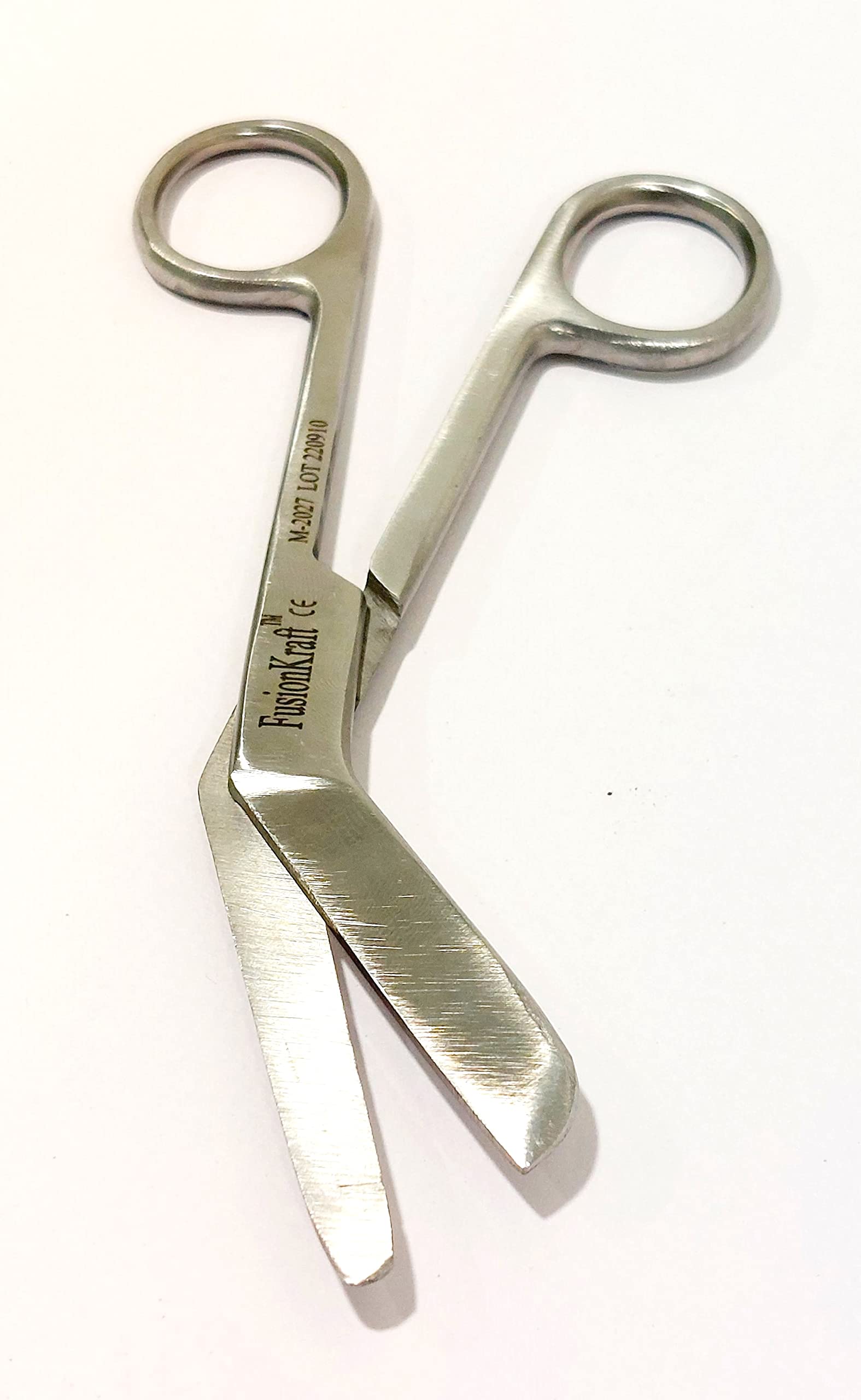 FusionKraft Braun Episiotomy Scissors, 6 Inch, Angled Blades, Blunt Tips, Stainless Steel, Pack of 2 - label detail