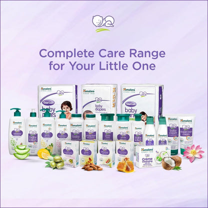 Himalaya Baby Powder with Olive Oil and Yashada Bhasma, Baby Care Powder - in use