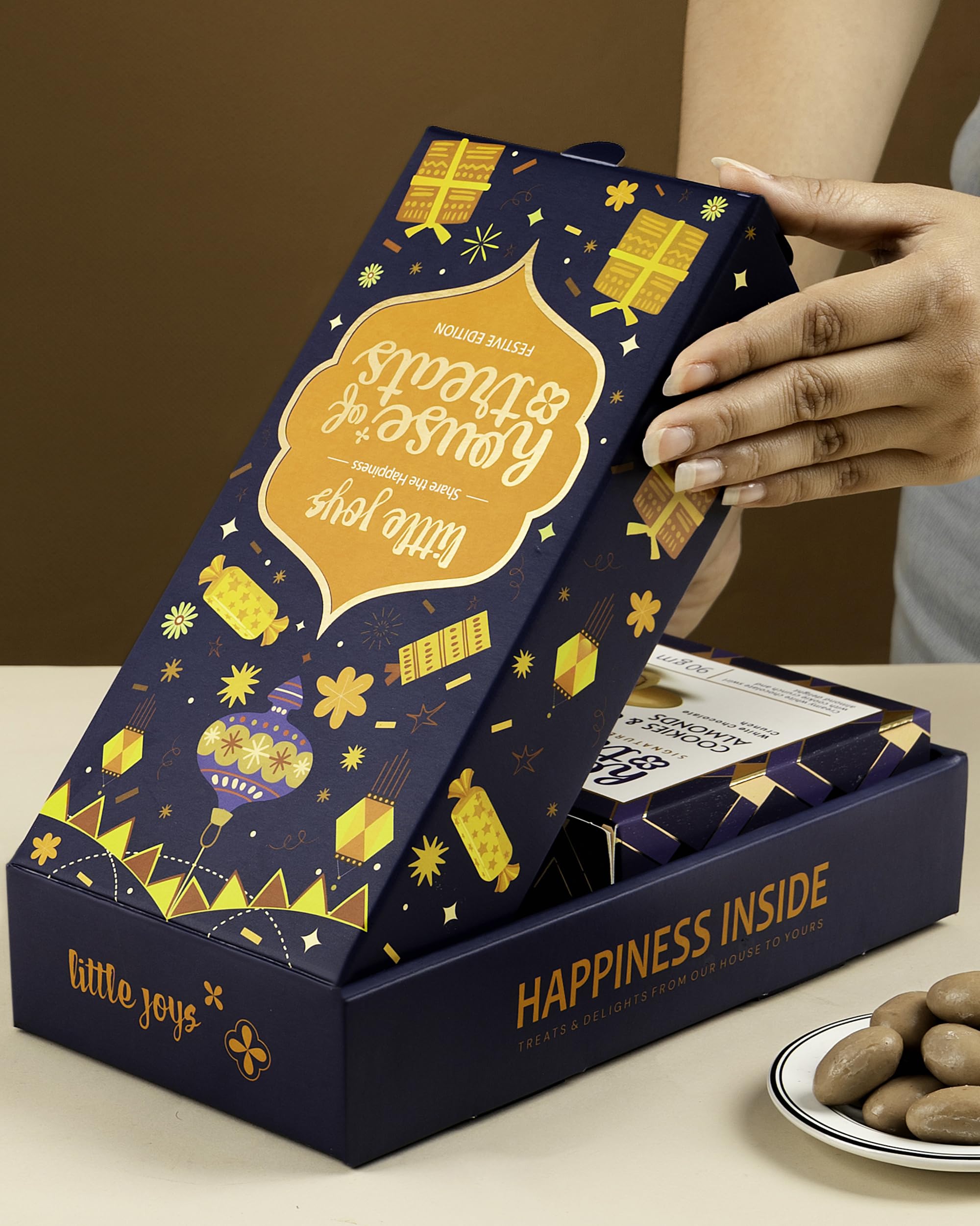 Hyperfoods® Rakhi Hamper For Brother RawFruit Gifts From The Orchards Dry fruit 120 Grams(Cashews, Almonds, Pista, Raisins 30