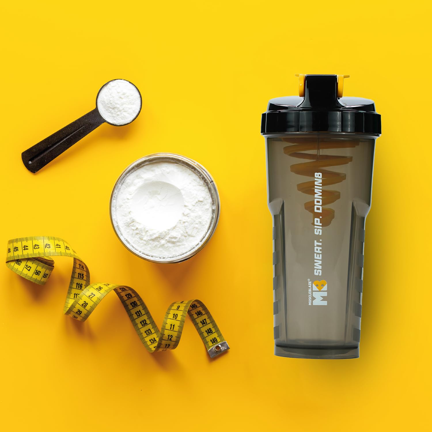 MuscleBlaze Cyclone Blender Shaker Bottle, Black, 700ml - label detail