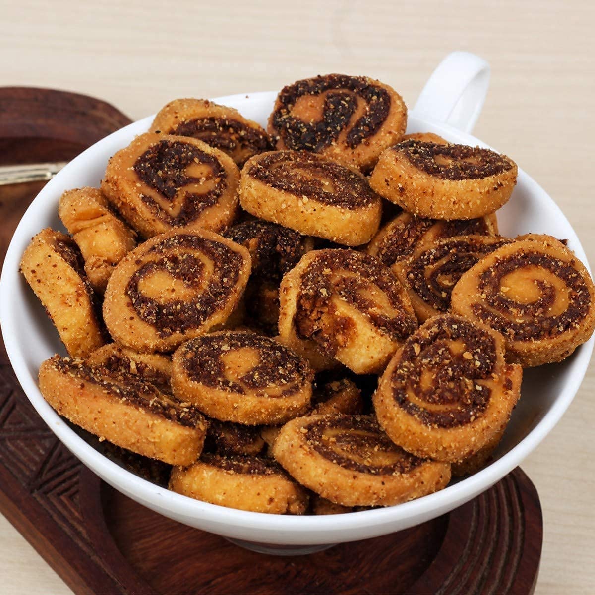 NUTRIZAIKA Gujrati Mini Bhakarwadi, Crunchy Gluten-Free Masala Namkeen, Ready to Eat Snack - packaging