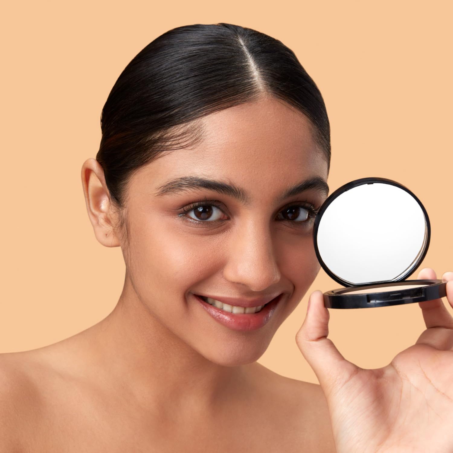 Pilgrim Matte Finish Compact Powder, Fragrance-Free Pressed Powder with Vitamin E, Jojoba & Almond Oil - in use (14)