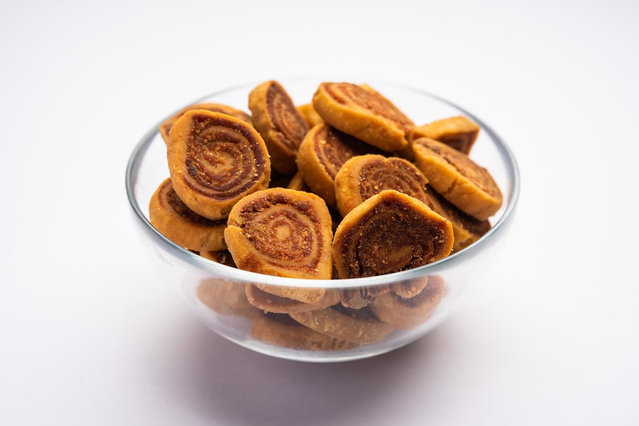 THAR NUTS ORGANIC Gujarati Mini Bhakarwadi, Traditional Indian Namkeen Snack, Crunchy Gluten-Free Spirals - packaging